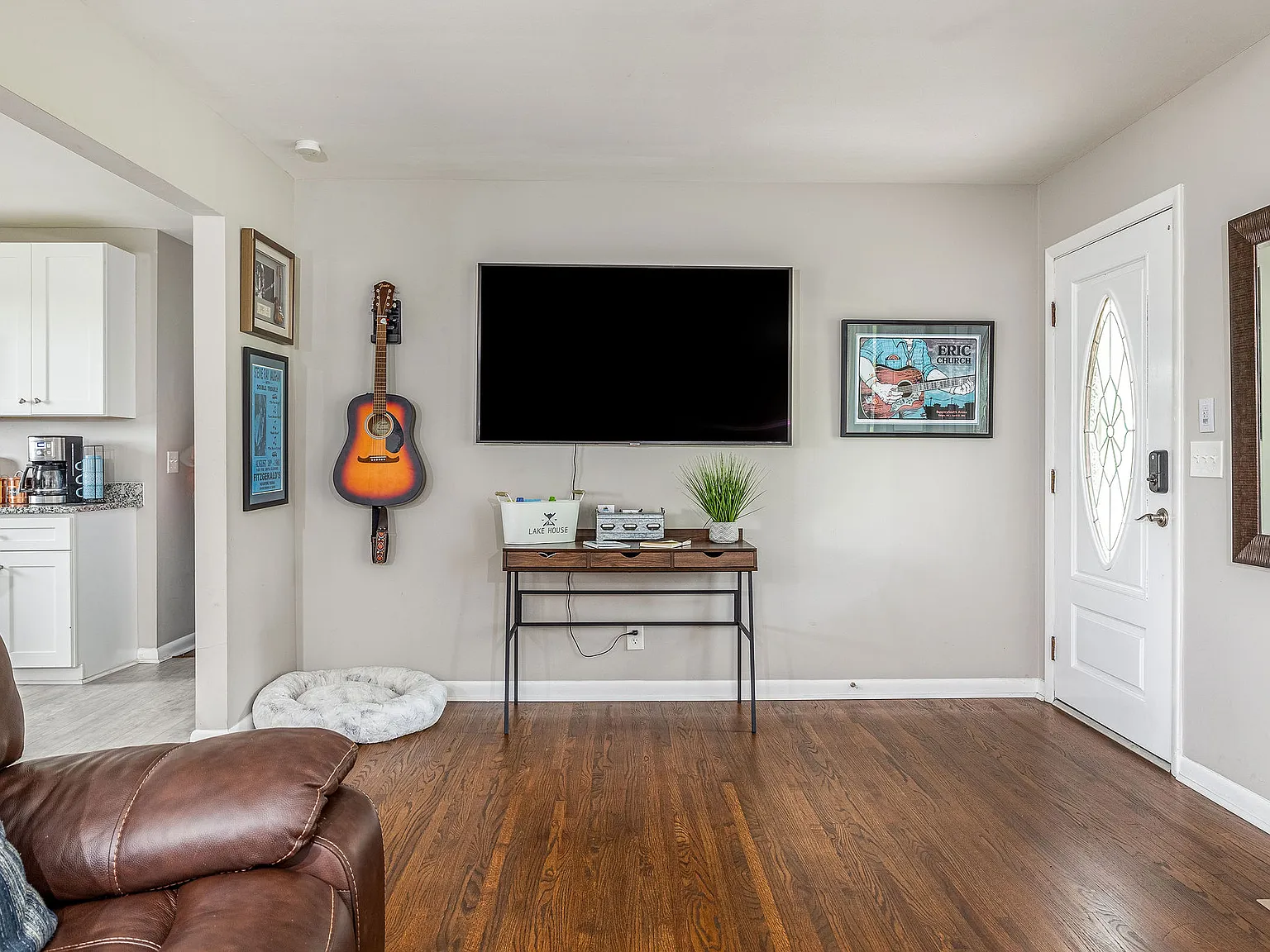 3 bed, 2.5 bath, 2016 sqft, $5,900 — Photo 4