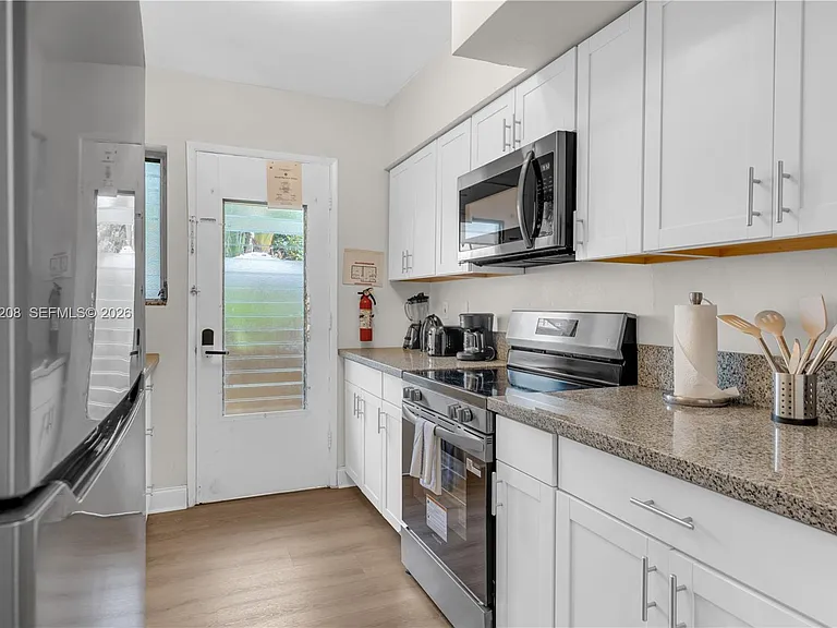 10006 E Bay Harbor Dr #11 — Photo 10