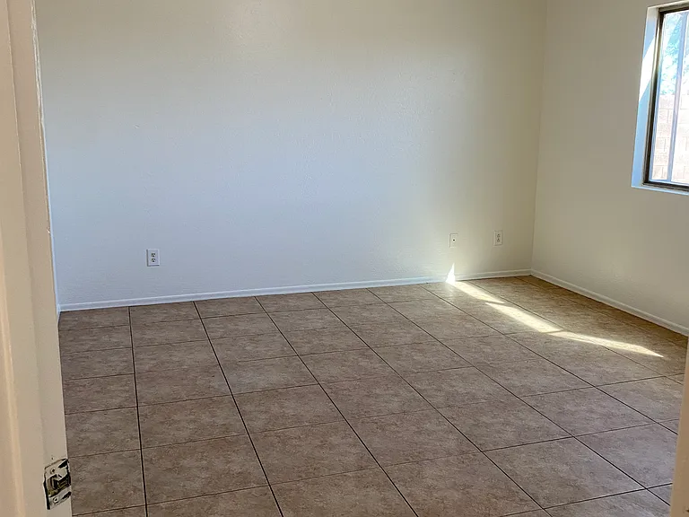 24035 N Desert Dr — Photo 8