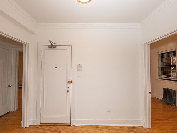 3rd image of 605 Hinman Ave #2G