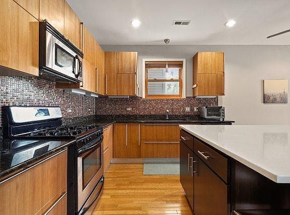 3rd image of 2256 N Kimball Ave