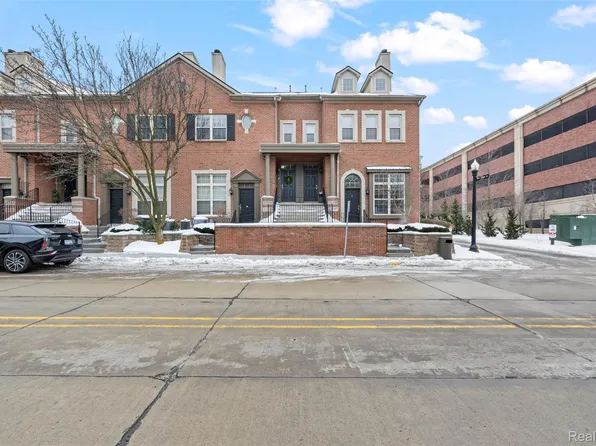 22195 W Village Dr, Dearborn, MI 48124