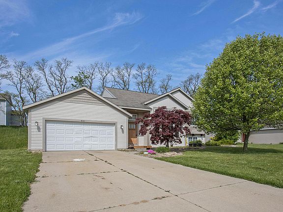 3rd image of 8341 Stonington Dr