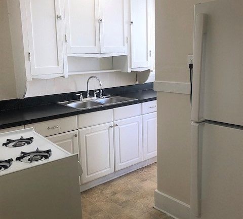 5th image of 1030 Pearl St APT 5