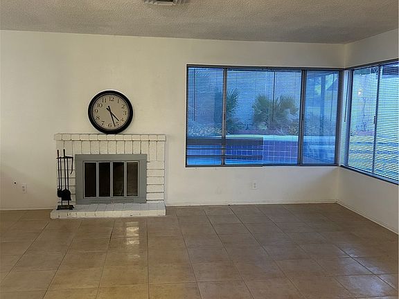 4th image of 4007 Spring Leaf Dr