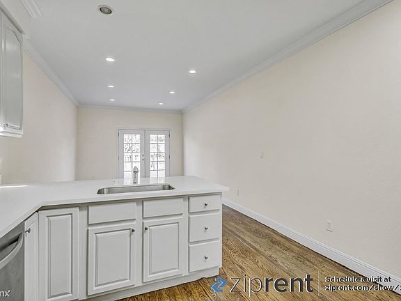 4th image of 1520 Thomas Ave