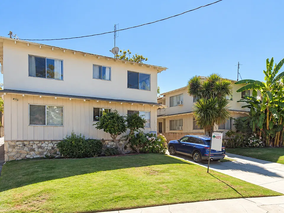 14304 & 14308 Dickens St