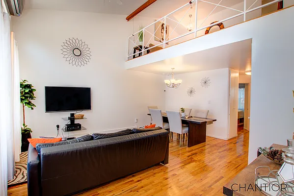 Rented by Chantior Real Estate LLC | media 18