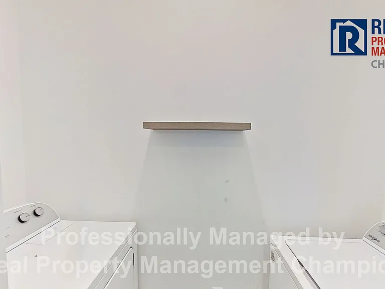 305 Cypress Ave — Photo 9