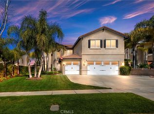 945 Shepard Crest Dr, Corona, CA 92882