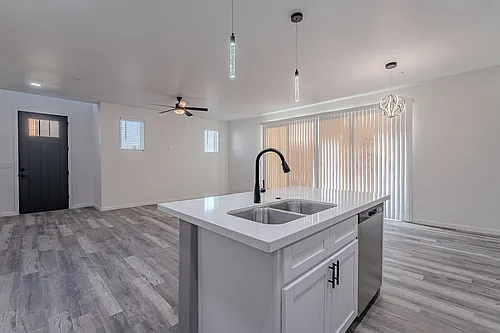 55 W Thomas Ln Photo 1