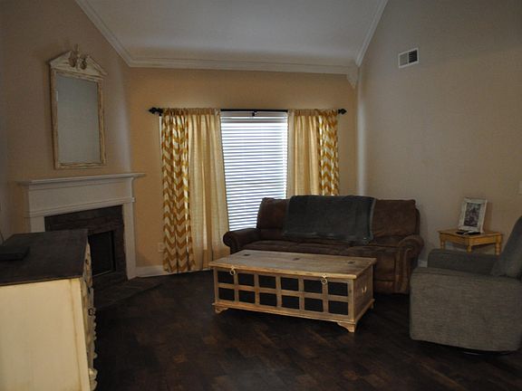 5th image of 1052 Emerald Ridge Dr