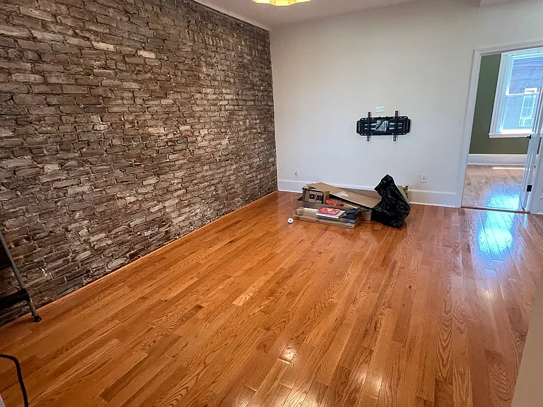 33 Myrtle St #5 — Photo 10