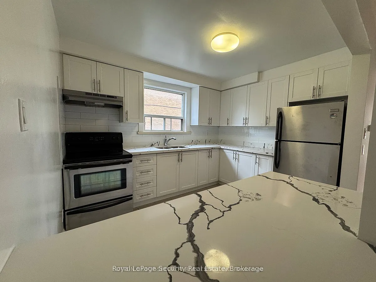 Building Photo - 56 Leduc Dr #1