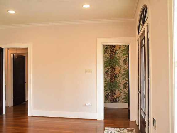 4th image of 4501 Avenue N 1/2