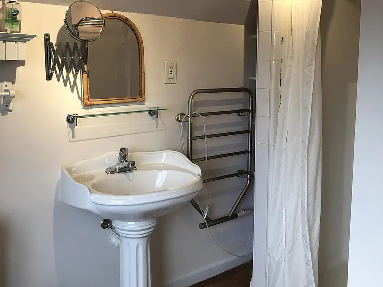 8376 Meadows Rd #COTTAGE — Photo 13