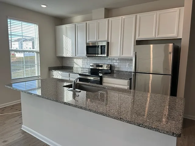 63 Stratton Dr — Photo 1