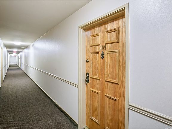4th image of 4249 Longridge Ave Unit 309