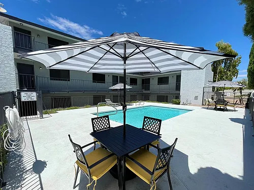 Desert Winds Apartments Photo 1