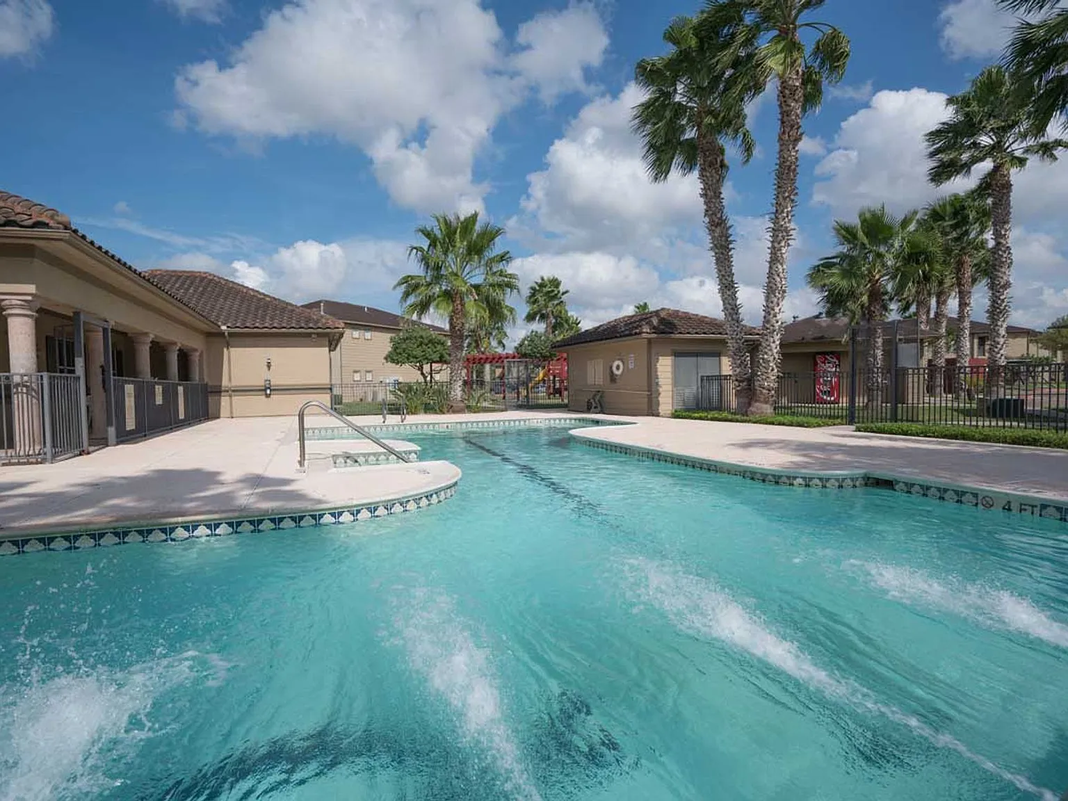 La Estancia Apartments — Photo 2