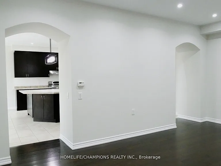 102 Benadir Ave — Photo 8