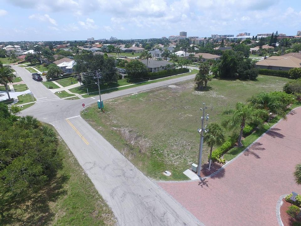 1st image of 740 Seagrape Dr