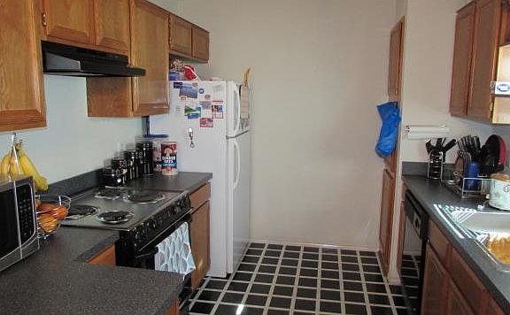 5th image of 7200 Royal Oak Dr