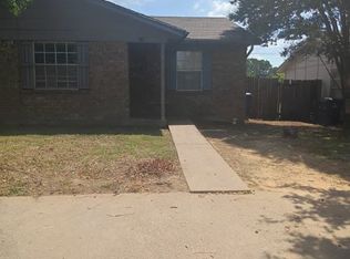 116 Pine Meadow Dr APT B, Kennedale, TX 76060