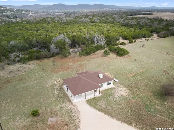 175 Pine Tree, Medina, TX 78055