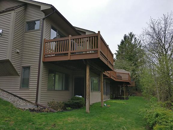 3rd image of 3237 Lake Dr SE