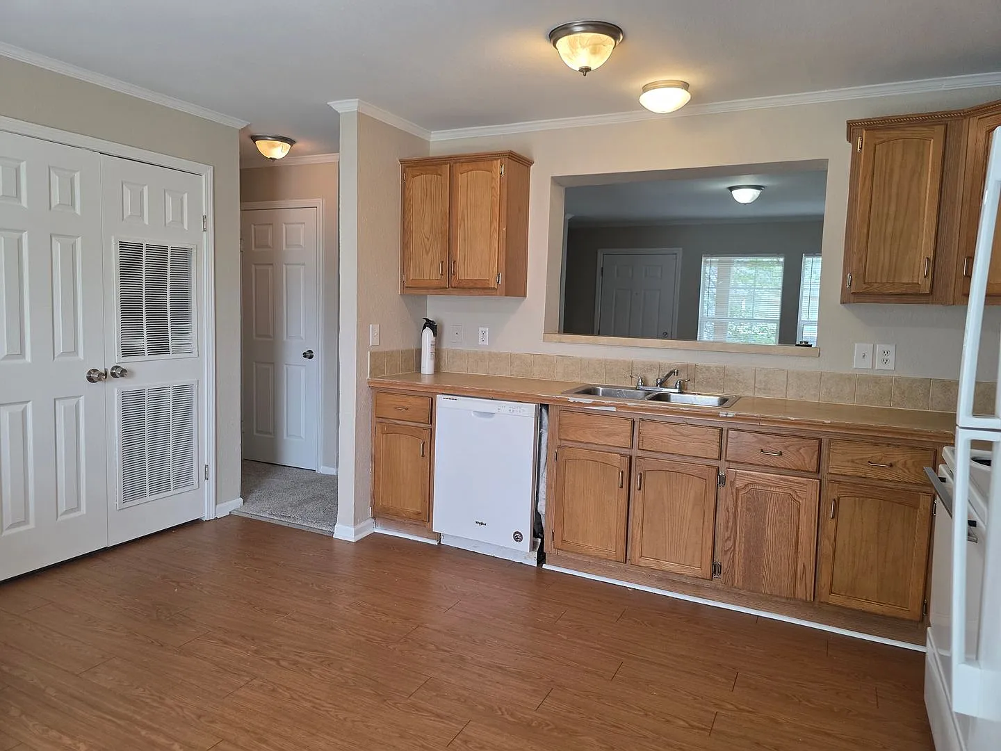 Bright & Refreshed 3BR Townhome Ready for MoveIn — Photo 3