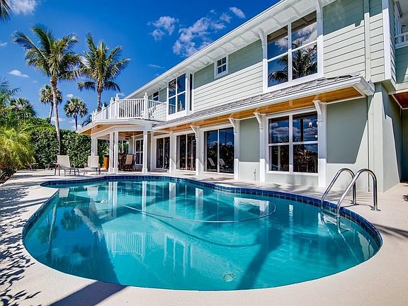 3rd image of 27 Dolphin Dr