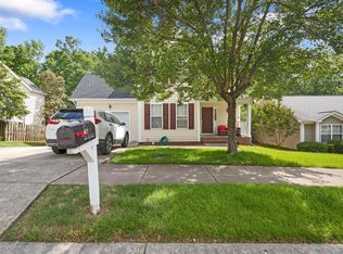 401 Holly Thorn Trce, Holly Springs, NC 27540