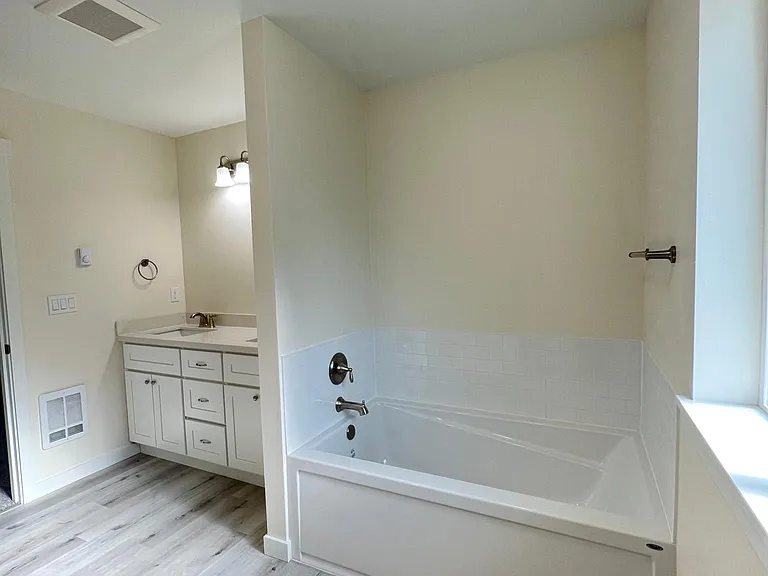 60 Foster Rd NE — Photo 9