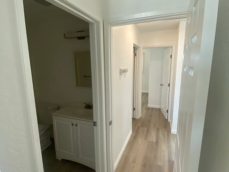 1121 Barstow Rd #C — Photo 21