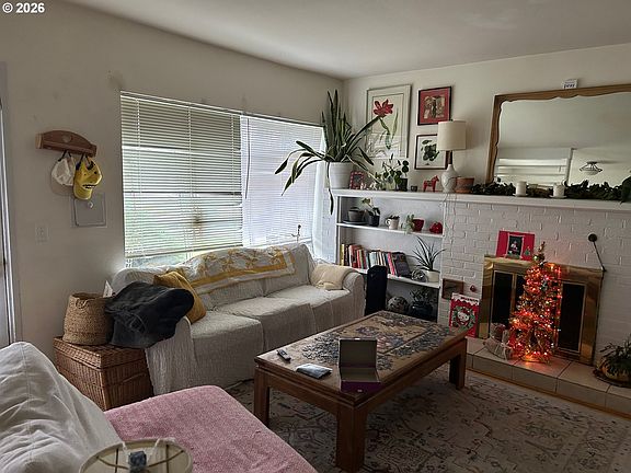 5th image of 2031 Hilyard St