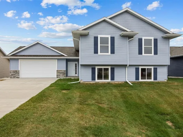 834 Indigo Dr, Palo, IA 52324