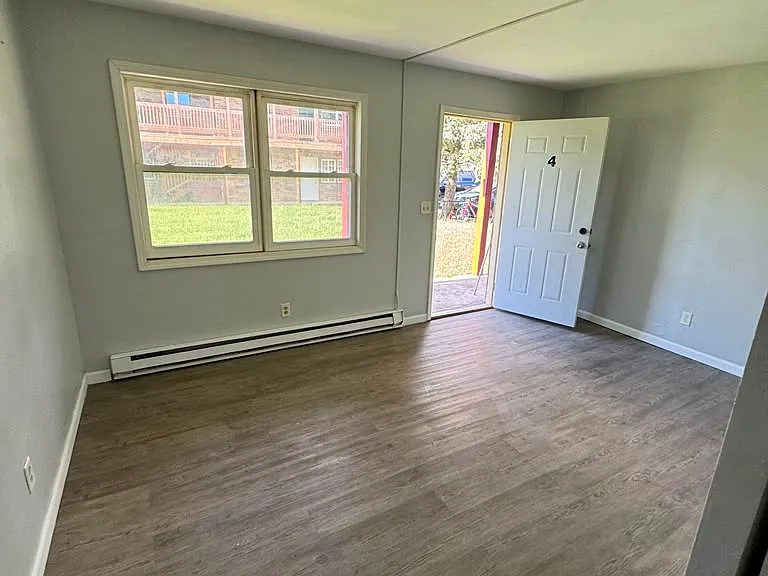 1328 Juniper Dr #4 — Photo 6