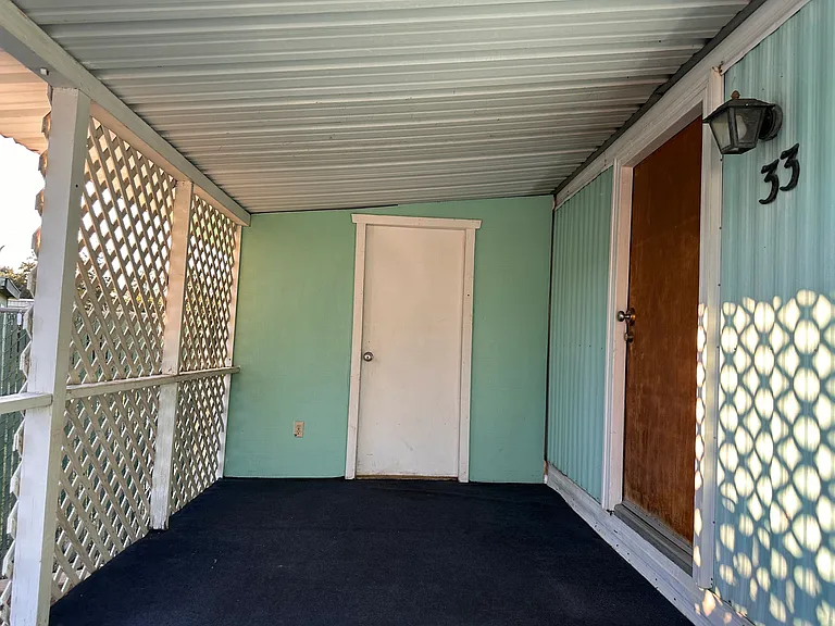 29 Regent Ln #33 — Photo 10
