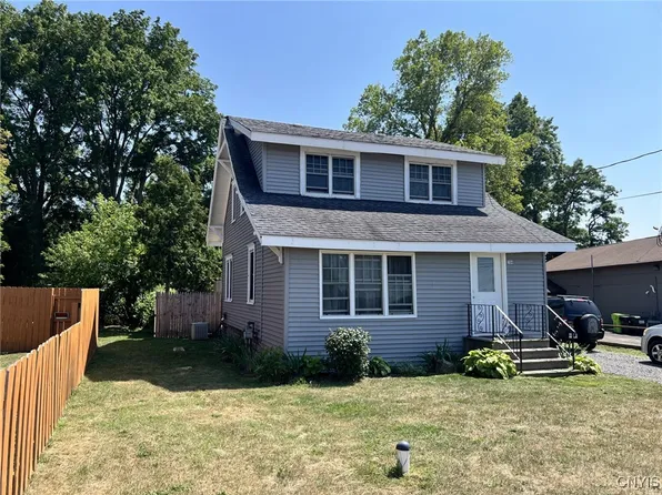 104 Sand Rd, North Syracuse, NY 13212