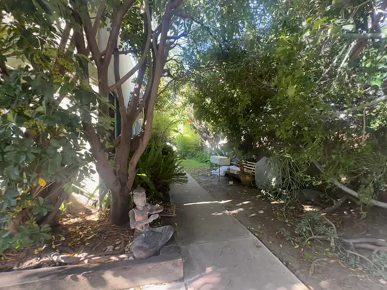 1433 Centinela Ave #B — Photo 16
