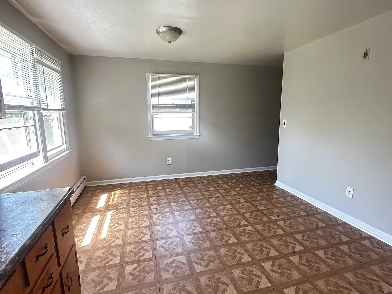 1 bed, 1.0 bath, 720 sqft, $1,600 — Photo 4