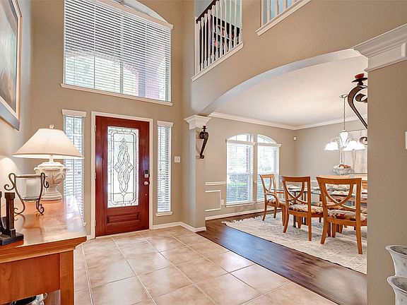 4th image of 2001 Haven Springs Ln