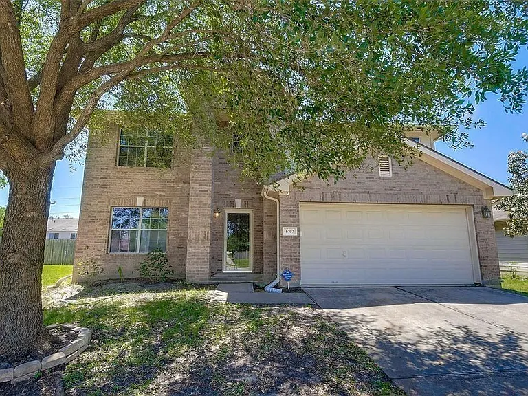 6707 Wild Pecan Trl — Photo 1