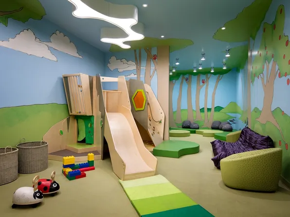 450 West 42nd Street image 15 of 21