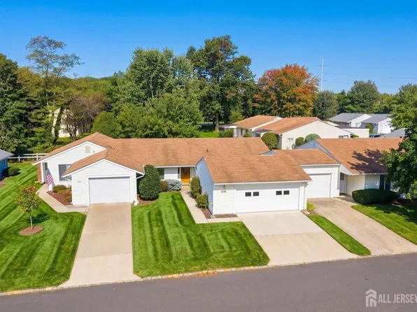 55 Juniper Plz, Monroe Township, NJ 08831