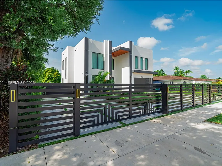 9330 SW 34th St — Photo 10