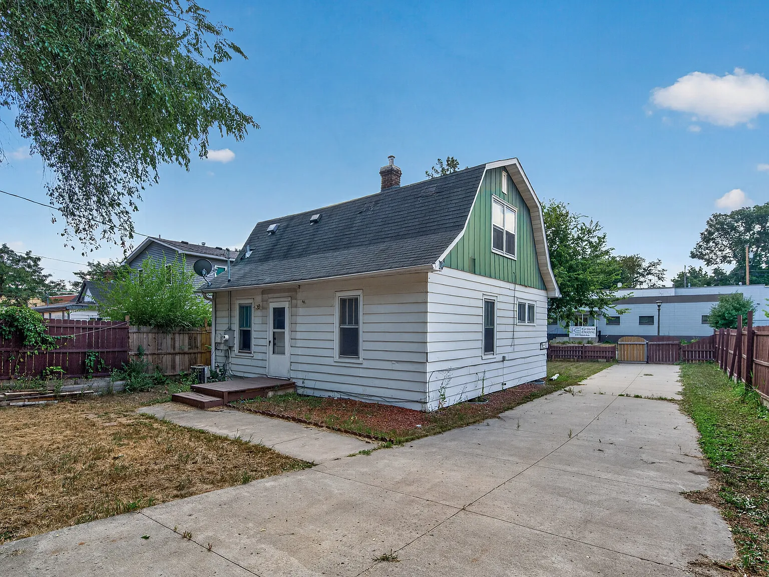 4 bed, 1318 sqft, $2,300 — Photo 4