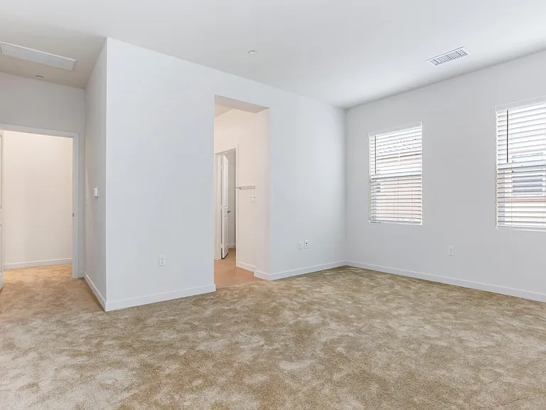 821 Blackstone Dr — Photo 29