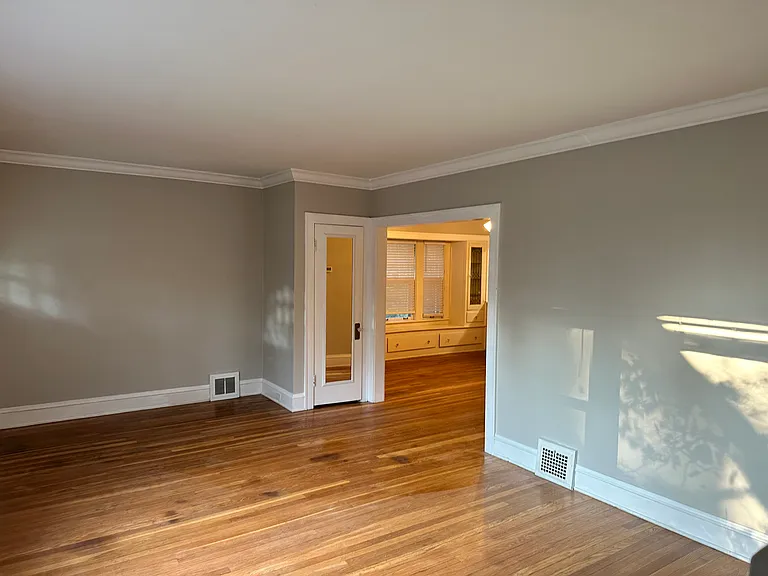 1242 Hathaway Ave — Photo 7